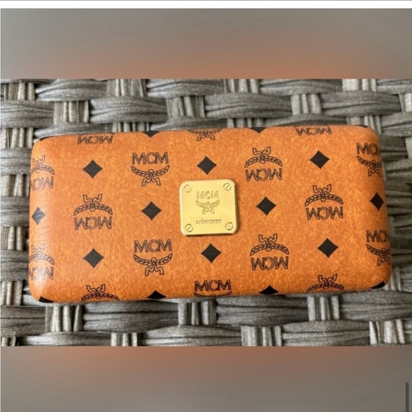 MCM Sunglasses - excellent condition - Picture 10 of 16